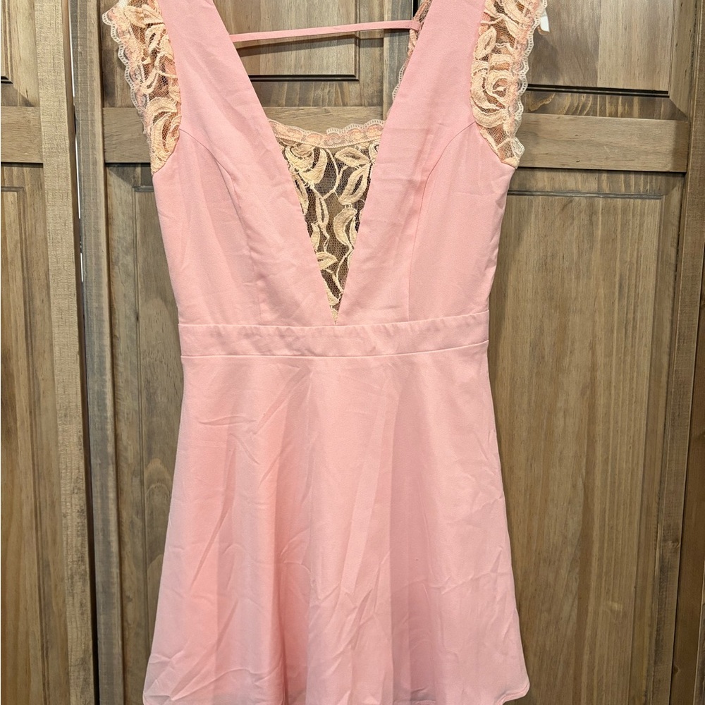 Marineblu Pink Backless Lace Dress